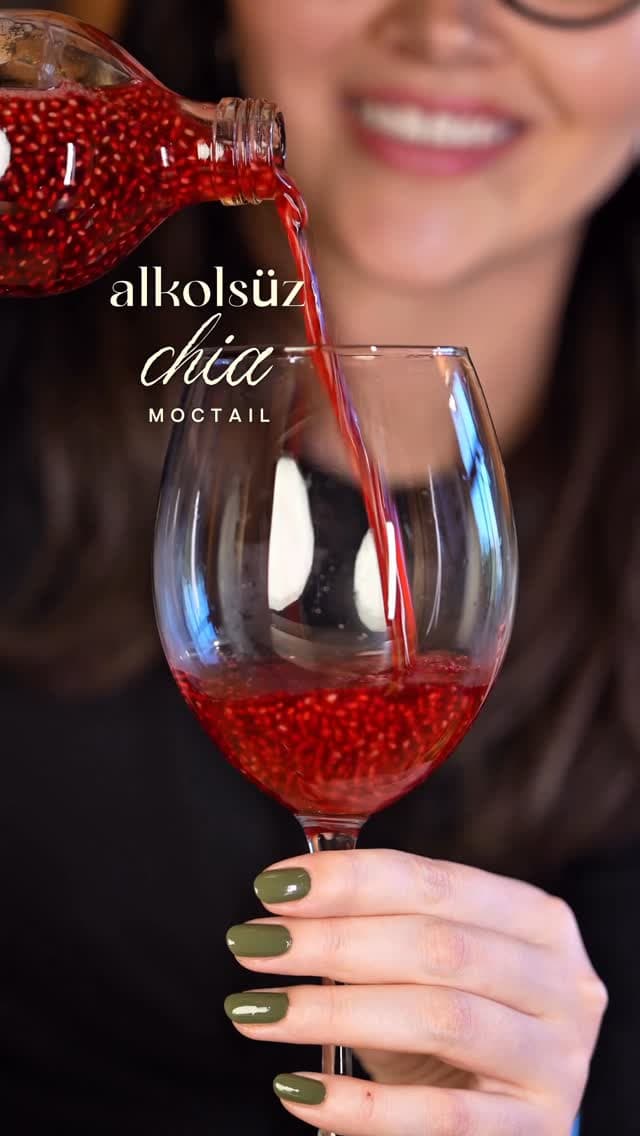 Alkolsüz chia mocktail